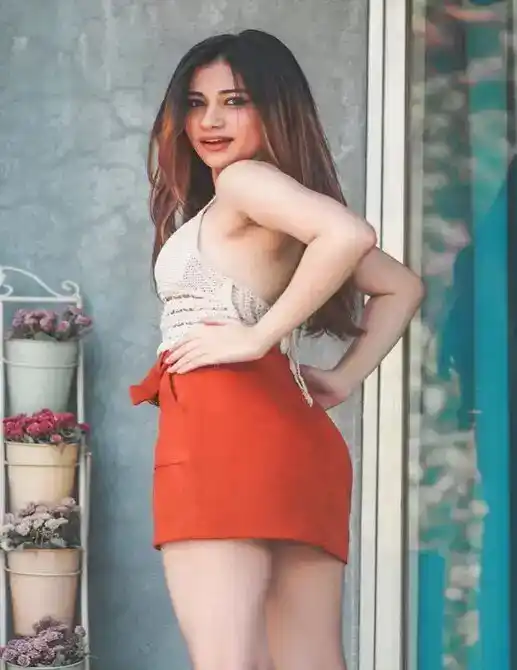 Shanaya escort services in dehradun top class call girls service in dehradun