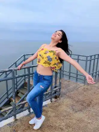 Priya 23 year call girl pune